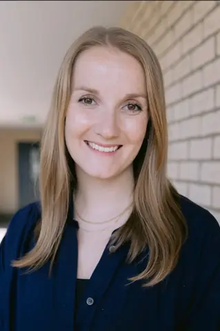 Phoebe Schofield headshot
